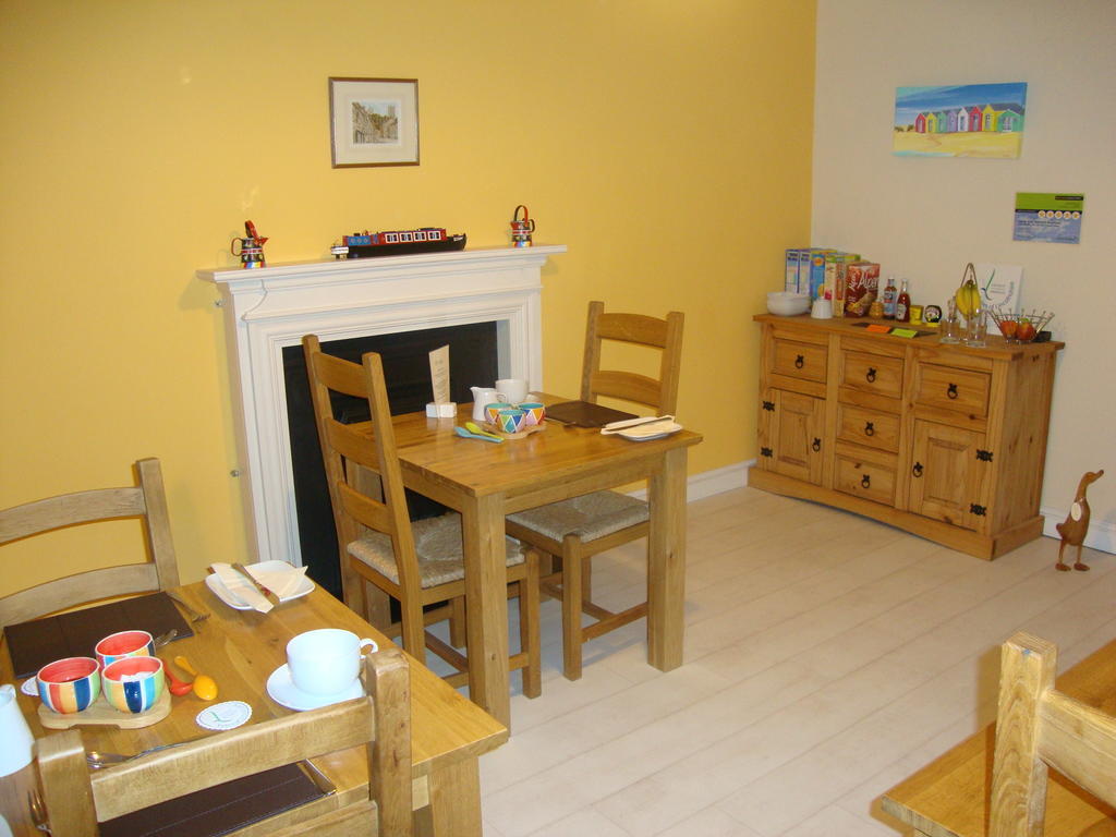 Canal View Bed And Breakfast Saxilby Екстериор снимка