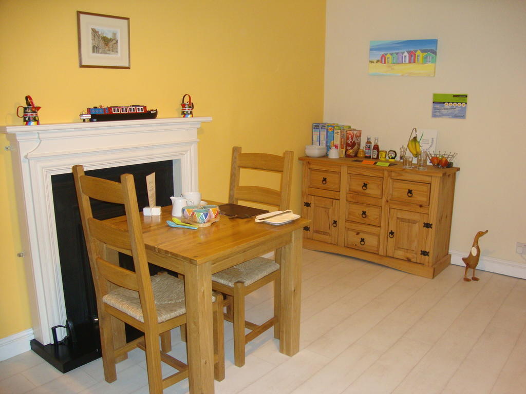 Canal View Bed And Breakfast Saxilby Екстериор снимка