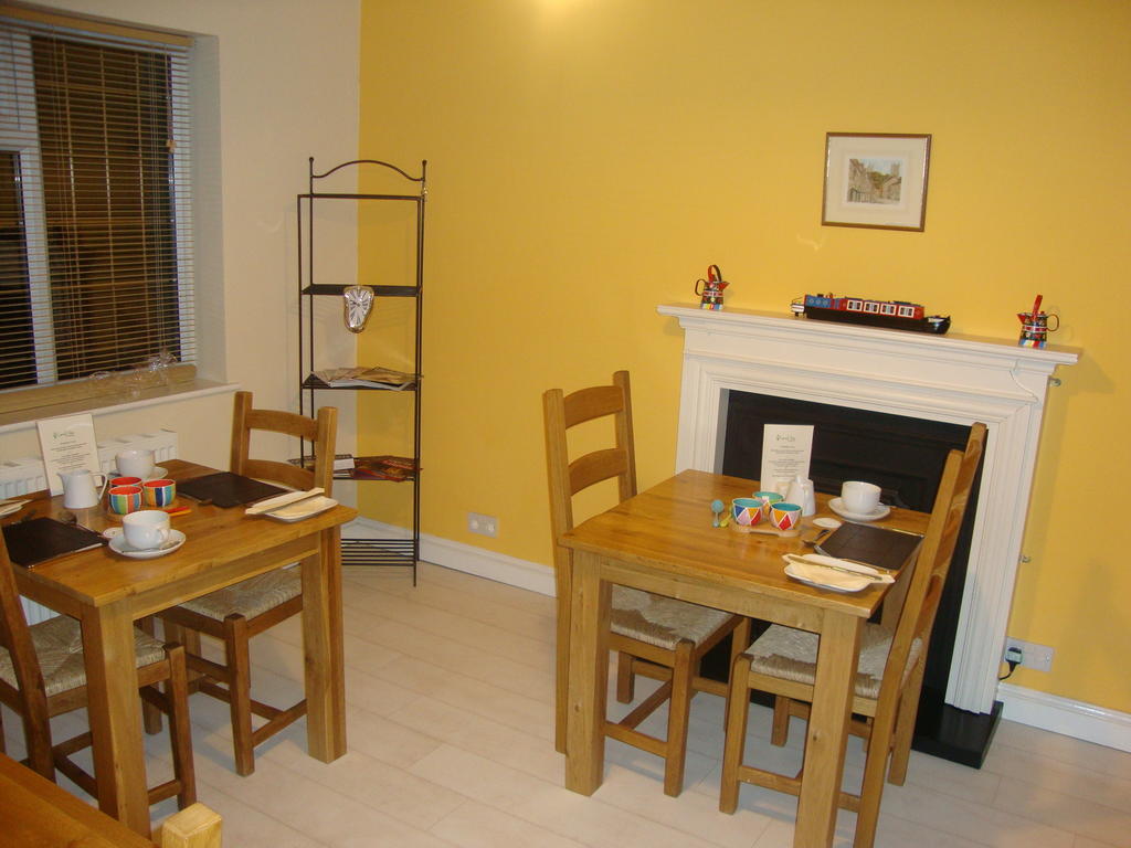 Canal View Bed And Breakfast Saxilby Екстериор снимка